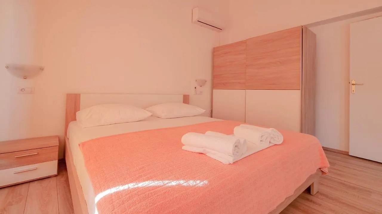 Skalinada Apartment Novigrad  0*, Novigrad (Istria)